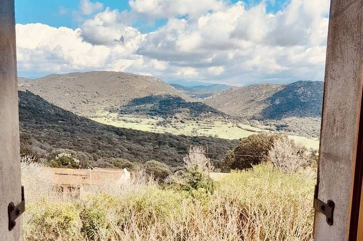 Gîte pour 4 personnes, avec jacuzzi et jardin à Grossa