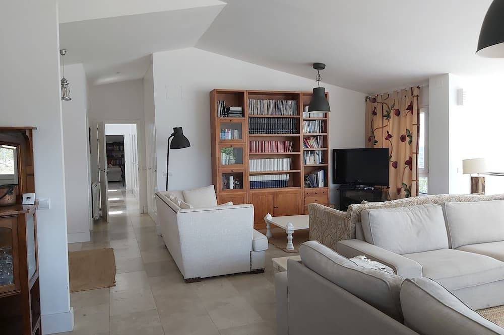 Finca el Enebro in Valdemorillo, Madrid Province