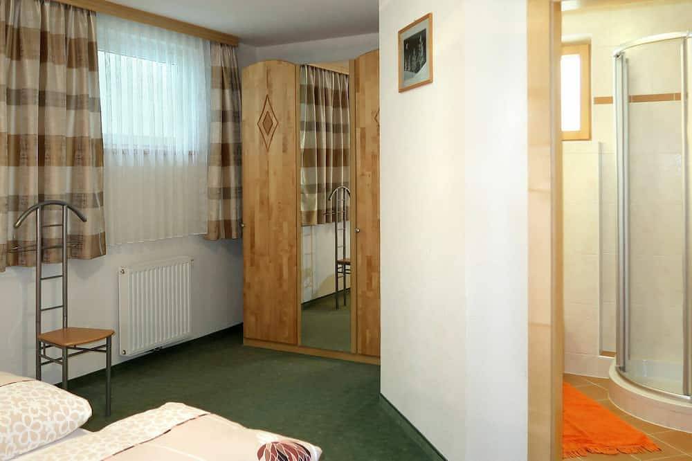 Ganze Wohnung, Herrliche Wohnung für 6 Personen mit  W-Lan, Tv und Terrasse in Spiss, Tiroler Oberland