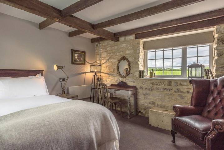 Holiday rental for 2 people, with Terrace and Garden as well as Pool and View in Bradford on Avon