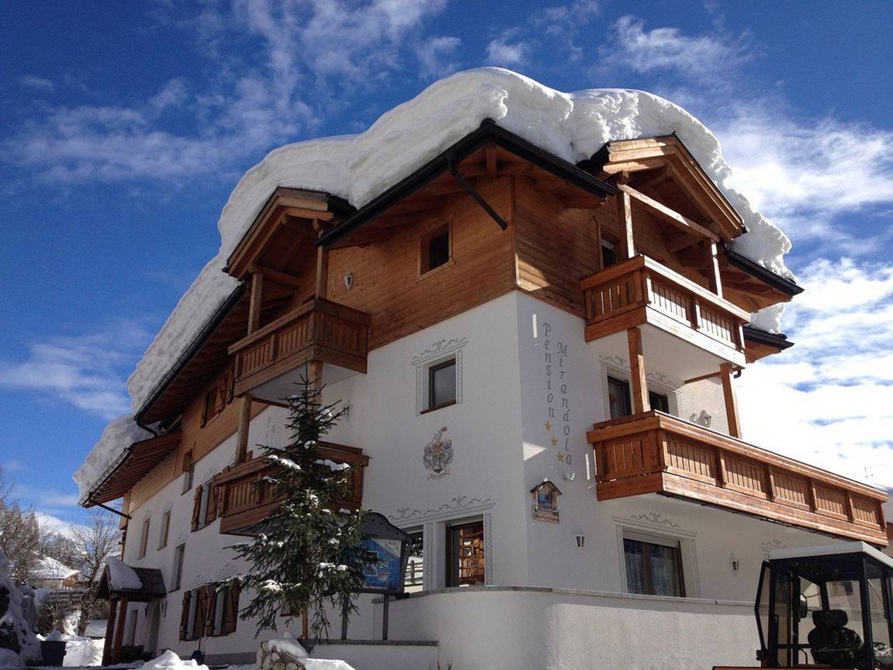 Ganze Ferienwohnung, Pension Mirandola - Doppelzimmer Economy mit Balkon in Colfosco, Corvara in Badia