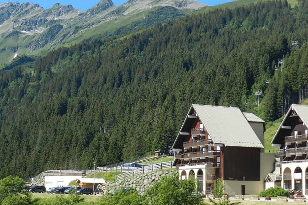 Apartamento entero, Estudio acogedor con acceso directo a las pistas, balcon y vistas al valle. in La Ferrière, Le Pleynet