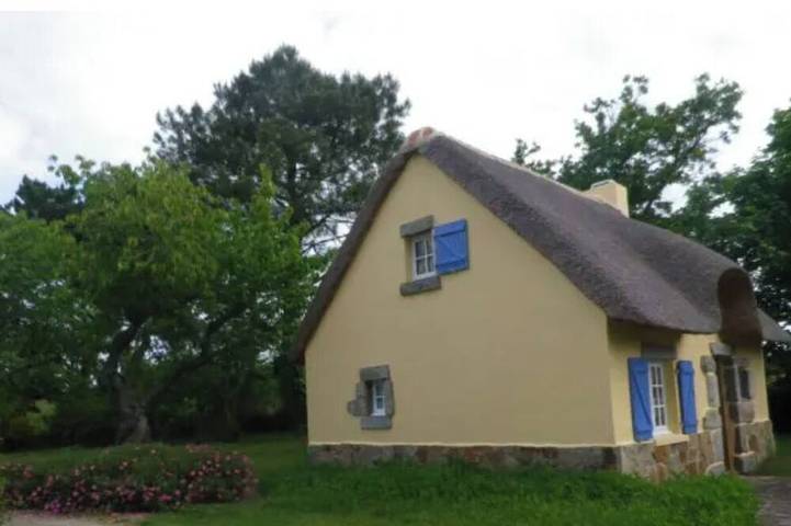 Chaumière de vacances au calme in Trégunc, Région de Quimper