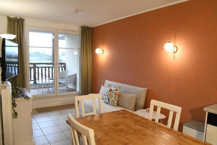 Gîte pour 4 personnes, avec piscine ainsi que jardin et sauna à Levernois - 4