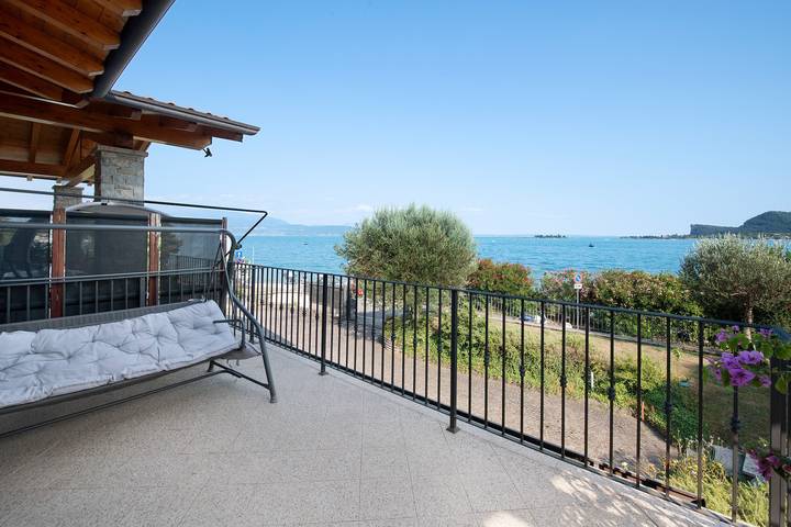 Appartamento intero, Appartamento 'Villa Felice' con vista lago, terrazza privata e giardino privato in Spiaggia Gardiola, San Felice del Benaco