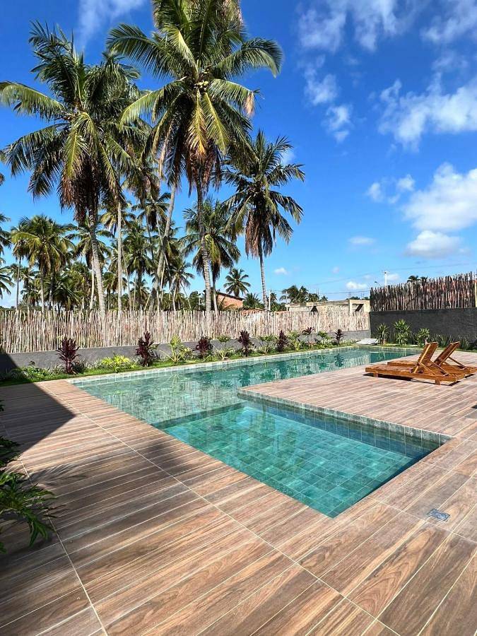 Casas e apartamentos de temporada para 4 pessoas, com jardim e vista e ainda piscina em Porto de Pedras