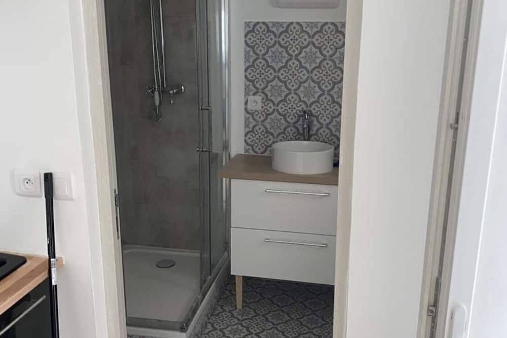 Entire apartment, Studio avec terrasse Paris Sud in Villejuif, Val-de-Marne