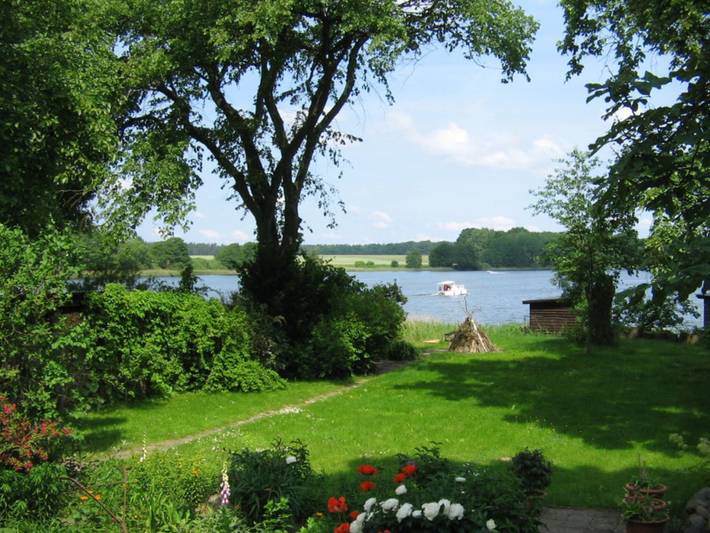 Ferienwohnung für 2 Personen, mit Garten und Seeblick in Deutschland