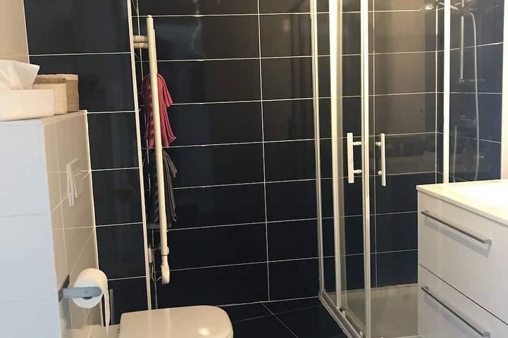 Appartamento intero, Acotz, nei pressi di Guéthary: Bella nuovo studio - con vista sull'oceano e la spiaggia a piedi. in Saint-Jean-de-Luz, Bayonne e dintorni