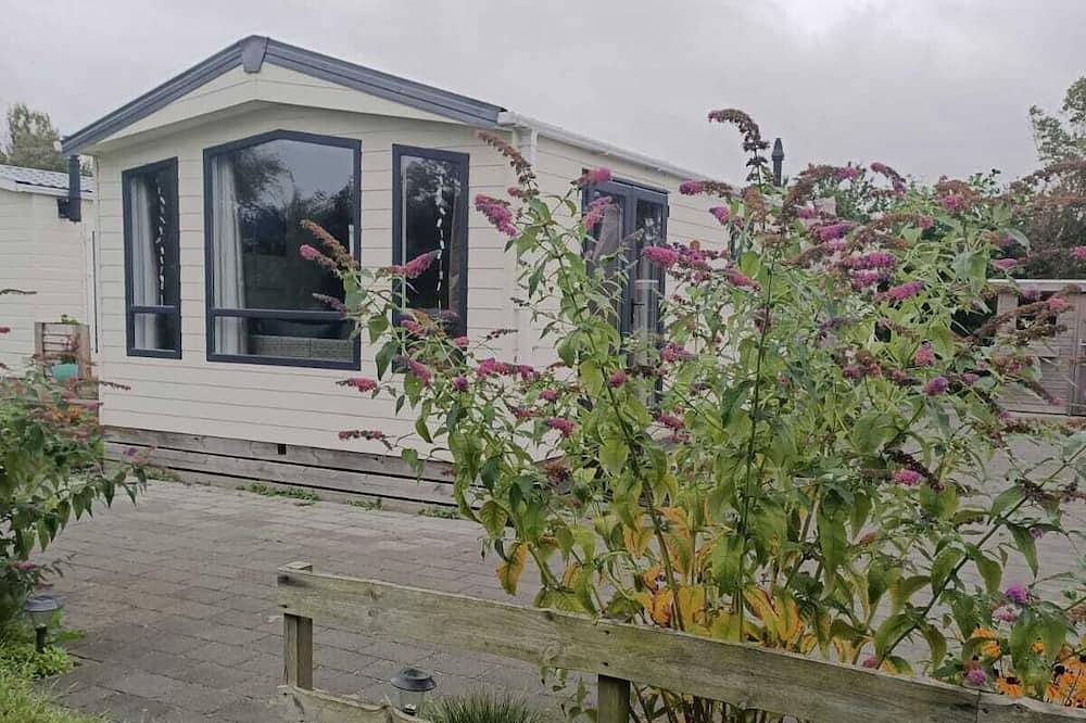 Beautiful and luxurious chalet for 4 persons 500 m from the sea. in Petten, Niederländische Nordsee