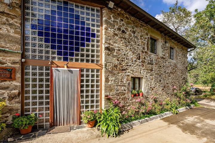 Casa rural con piscina para 9 personas, con Balcón y Jardín además de Piscina para niños y Vistas al lago en Eo-Navia