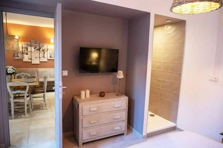 Ganze Wohnung, Champetre#Zentrum#Parkplatz#WLAN#Selbstcheck-In#Sleepntripbeziers in Béziers, Côte d'Améthyste