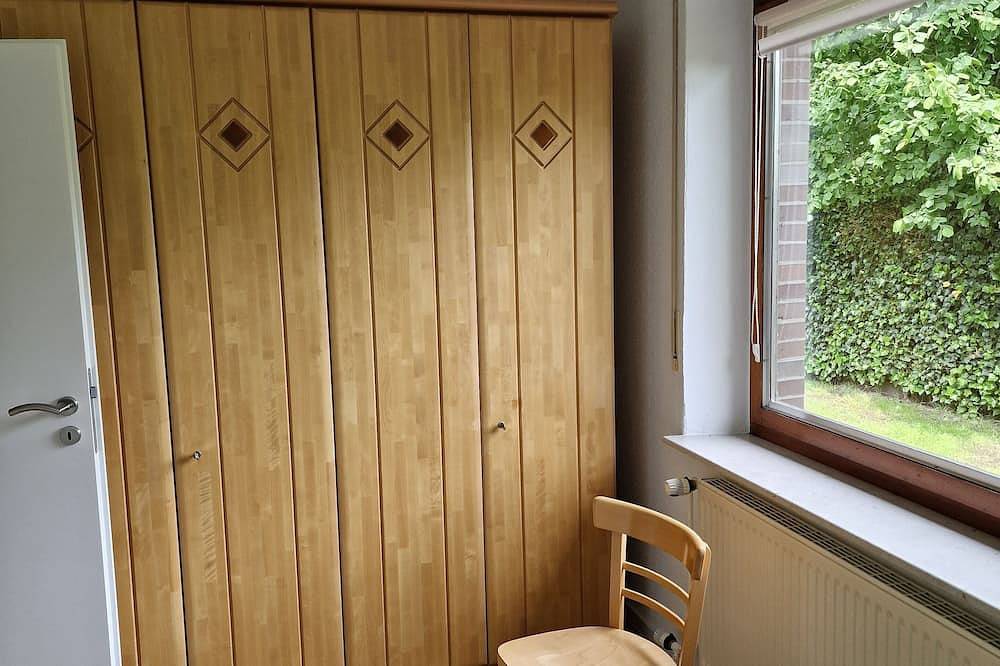 Ganze Wohnung, Helle Ferienwohnung in Ostfriesland mit großem Garten und Terrasse in Friedeburg, Landkreis Wittmund