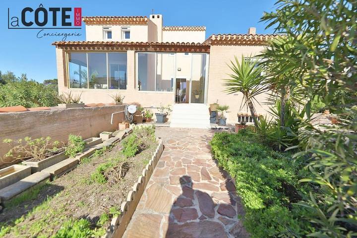 Villa pour 8 personnes, avec terrasse et vue