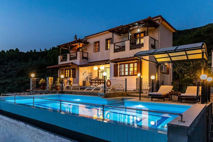 Villa für 6 Personen, mit Balkon und Garten - 1