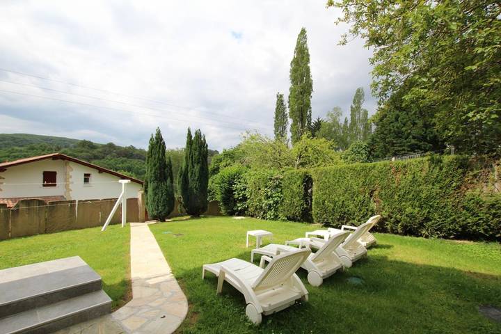 Gîte pour 6 personnes, avec jardin