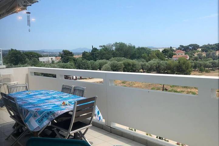 Gîte pour 6 personnes, avec balcon dans Casino Plein Air la Ciotat