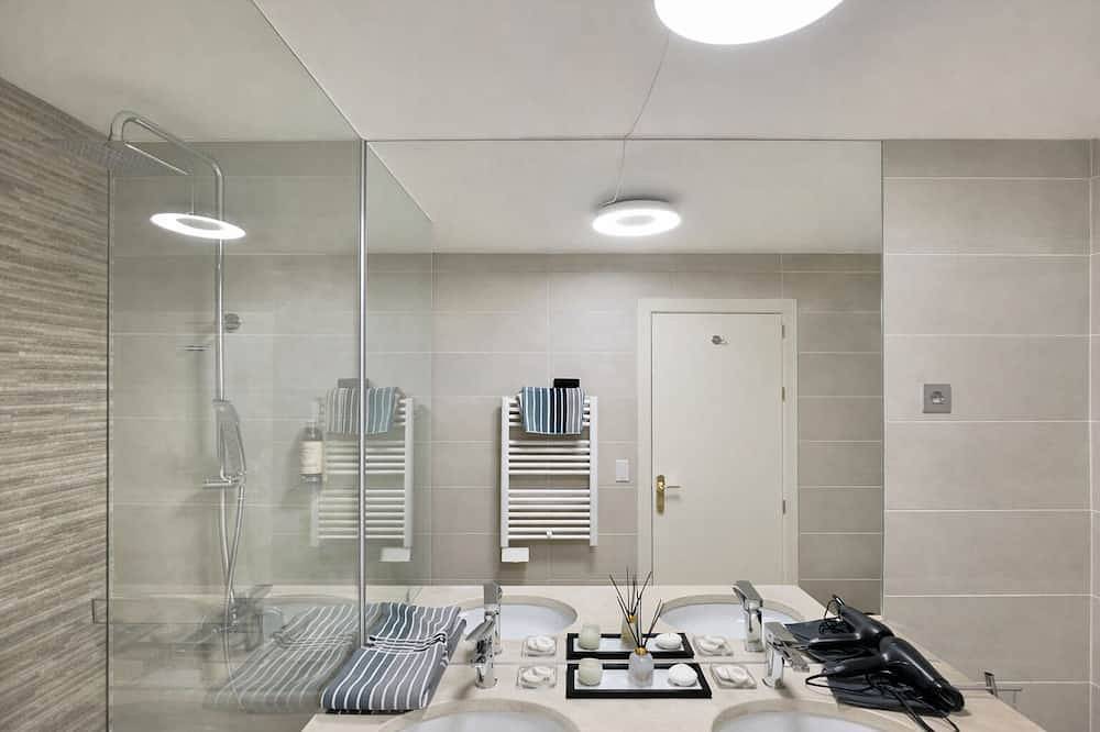 Apartamento inteiro, Galeria exclusiva apartamento com vista para campo de golfe / praia perto in Aroeira, Charneca de Caparica e Sobreda