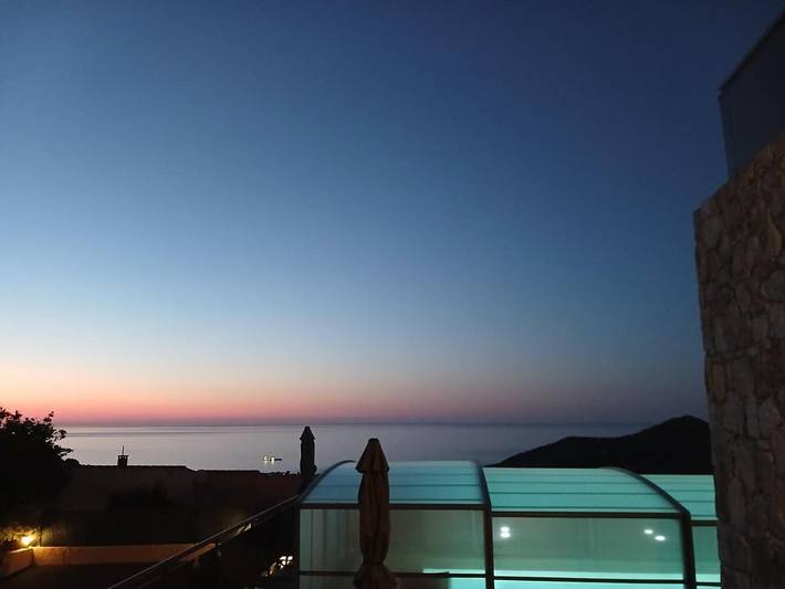 Chambre d’hôte pour 2 personnes, avec piscine ainsi que vue et terrasse à Monticello