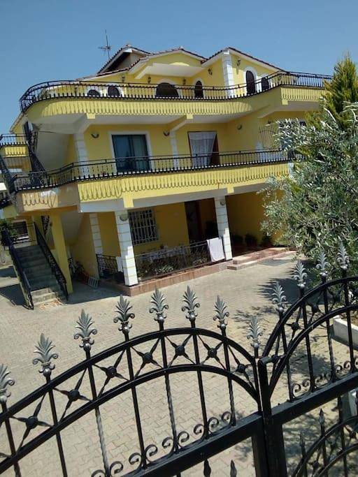 Villa pour 32 personnes, avec Balcon ainsi que Terrasse et Vue
