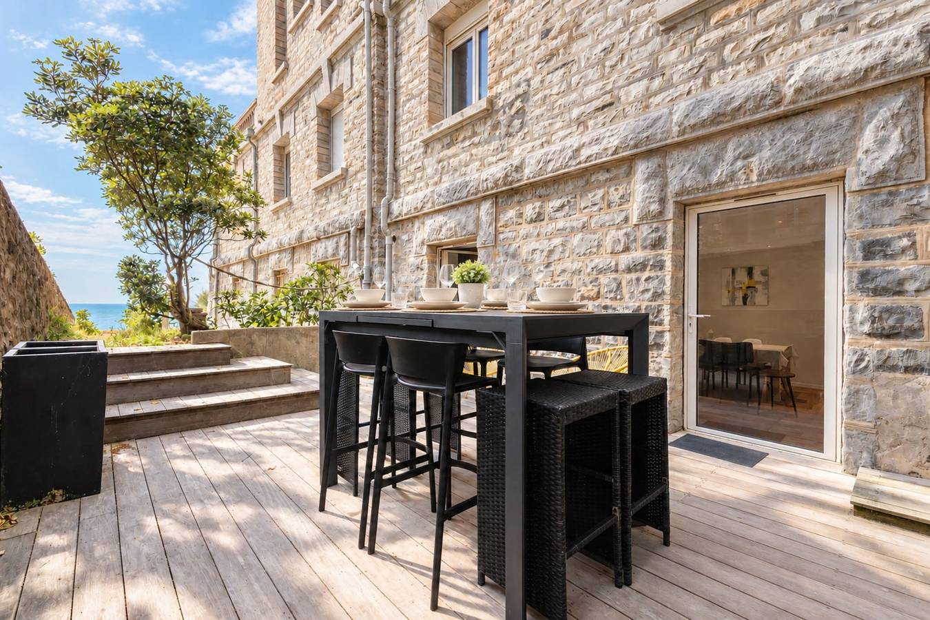 Entire apartment, Beachfront Apartment with Terrace, Biarritz in Biarritz, Bayonne region