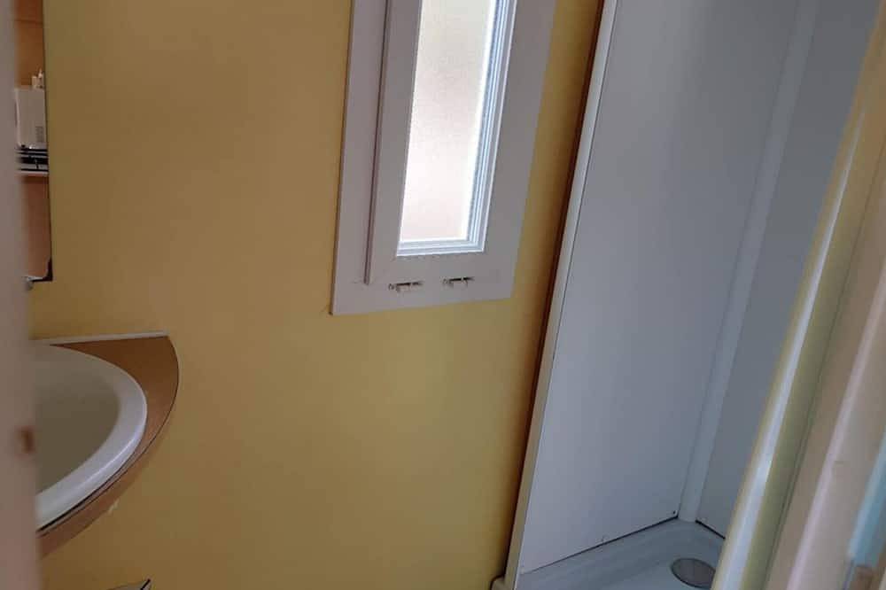 Mobile home with terrace - 3 guests in La Tour-d'Auvergne, Volcans d'Auvergne Regional Nature Park