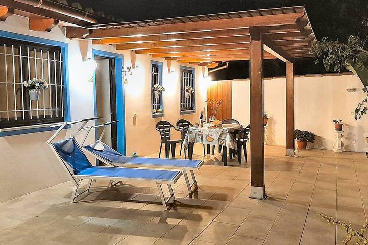 Villa for 4 people, with garden - 1