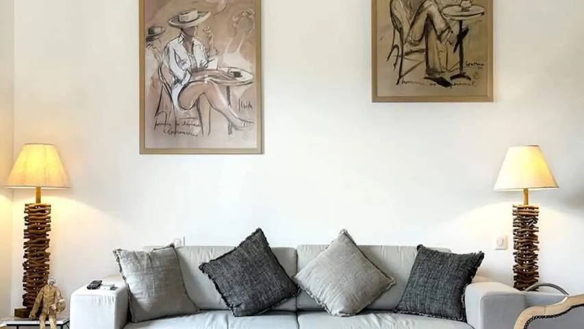 Gîte pour 3 personnes, avec Terrasse ainsi que Jardin et Piscine à Lourmarin - 2