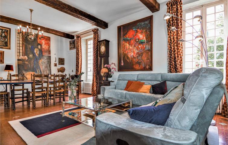 Appartement de 120m² avec piscine et parking à Sernhac in Sernhac, Région de Nîmes