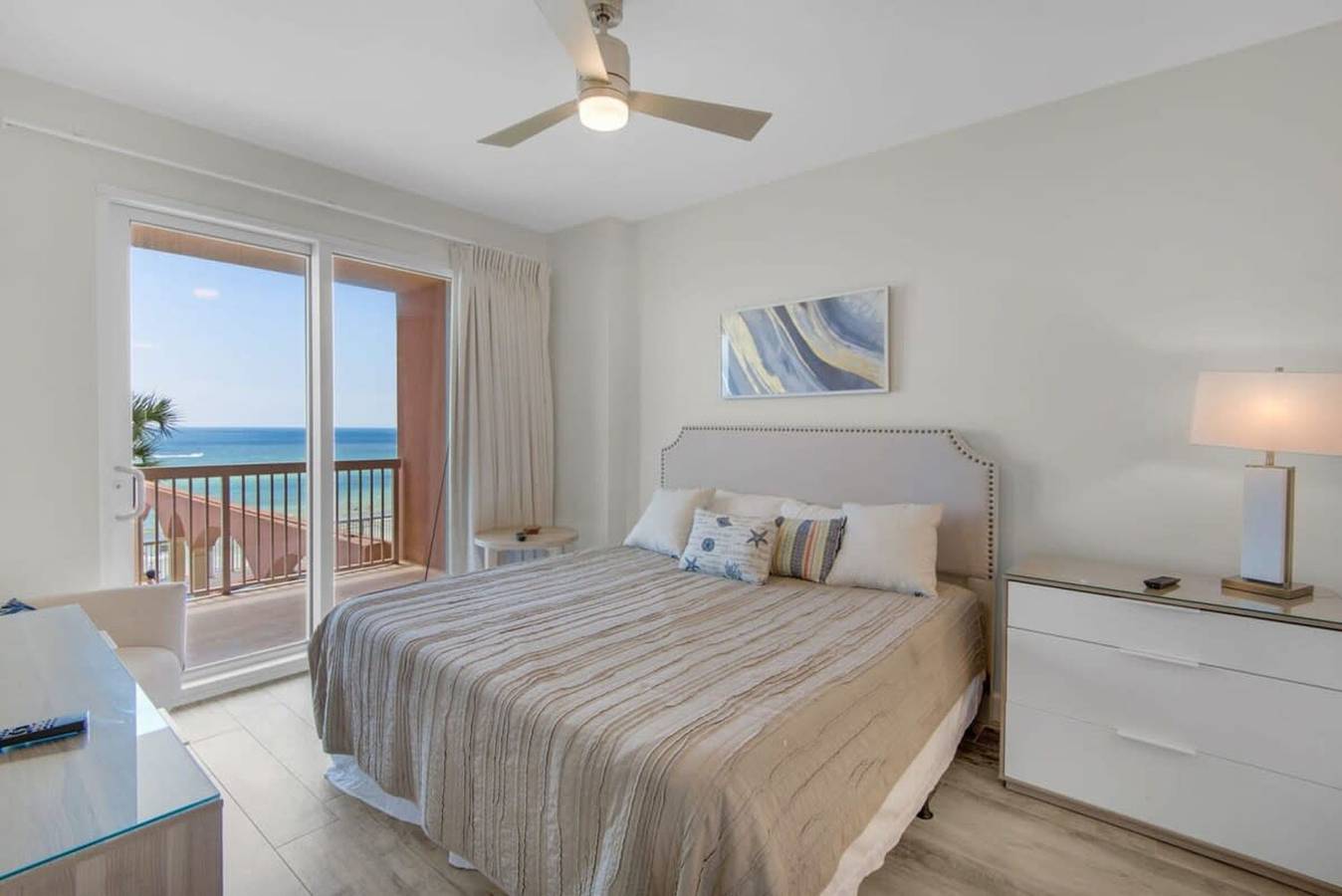 Ganze Wohnung, Coastal Condo 607 by Brightwild Beachfront in Panama City Beach, Emerald Coast