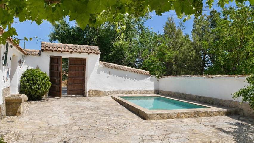 Casa rural para 5 personas, con Jardín y Piscina en Alcalá la Real