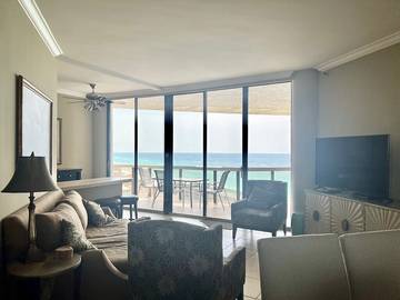 Vacation Apartment for 6 Guests in Miramar Beach, Emerald Coast, Picture 2