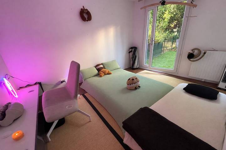 Apartamento entero, Private Room in a Private Home - Jacuzzi & Garden in Noisy-le-Sec, Sena-Saint Denis