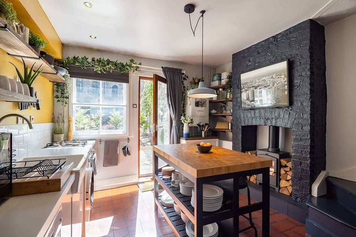 Ferienhaus für 4 Personen, mit Garten und Balkon in Bristol