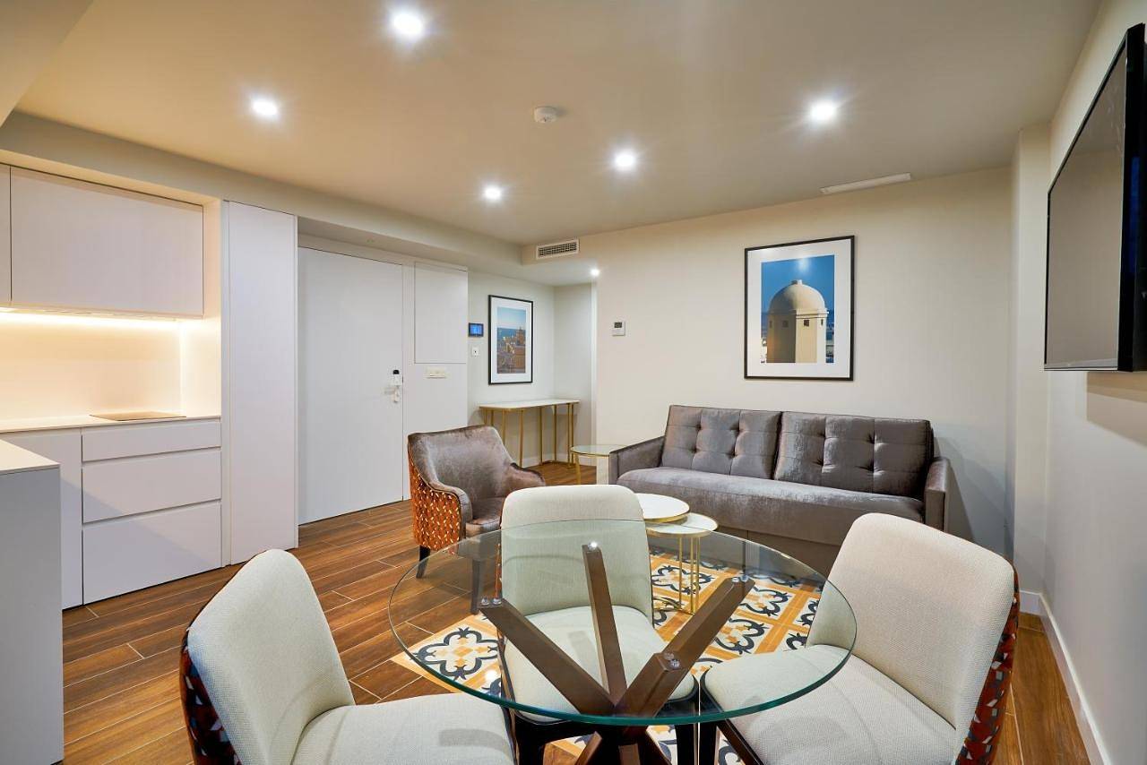 Entire apartment, Holiday apartment for 4 people with pool in Cadiz Old Town, Cádiz