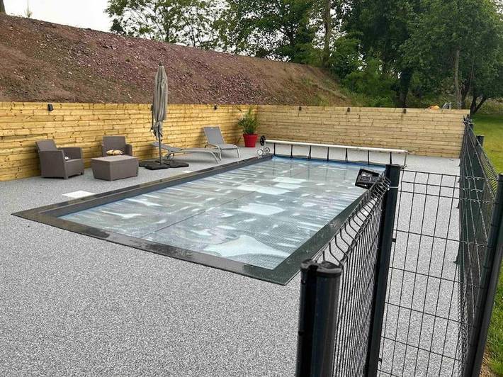 Location de vacances pour 4 personnes, avec piscine ainsi que vue et jardin, animaux acceptés à Saint-Martin-des-Besaces