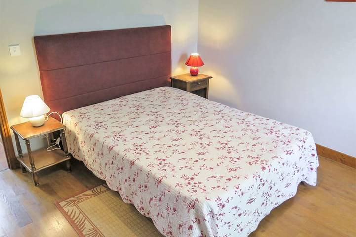 Location de vacances pour 7 personnes, avec terrasse et piscine à Saint-Chamarand - 2