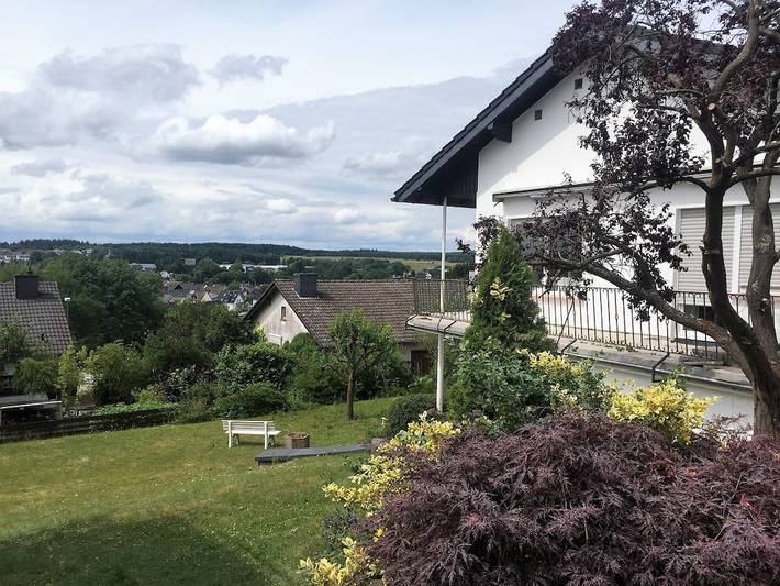 Ferienhaus für 8 Personen, mit Balkon und Terrasse sowie Garten und Sauna in Hillesheim