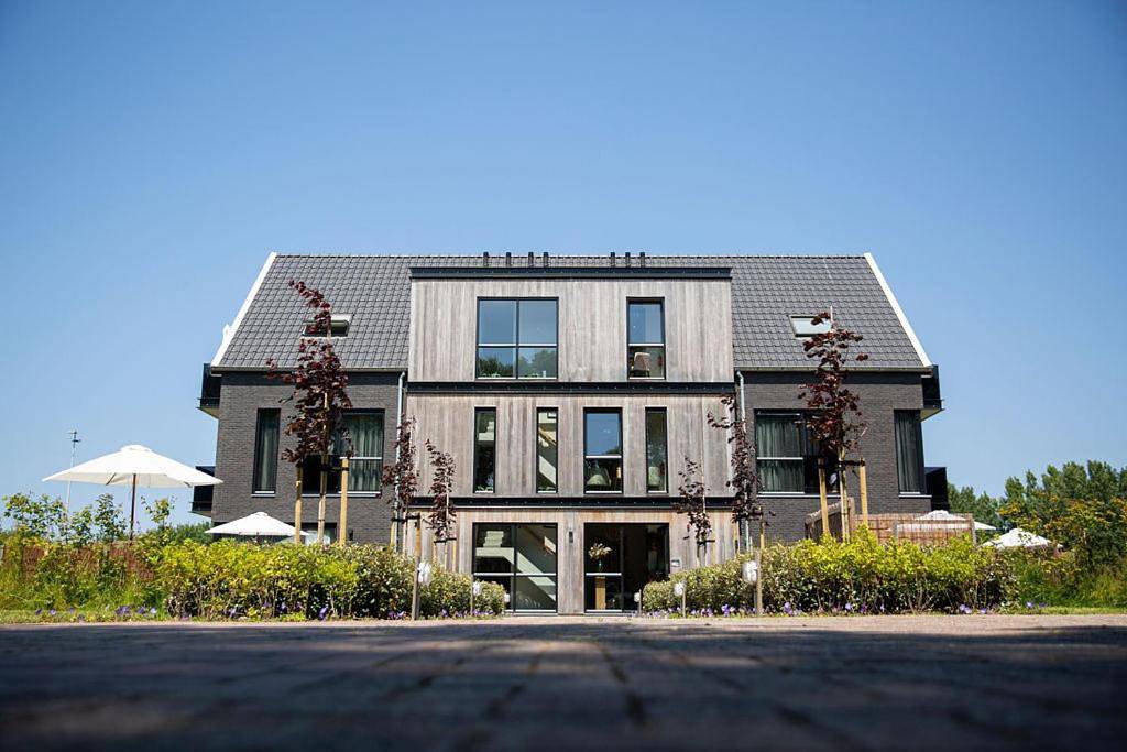 Geheel appartement, Basement Double Room in Domburg, Walcheren