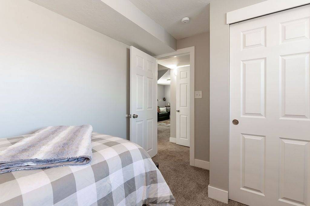 Fliege Weg Nach Hause - wo du die Zwei Geschichtigen Zuhause bekommst! in West Jordan, Salt Lake County (UT)