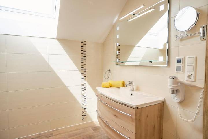 Ferienwohnung für 2 Personen, mit Balkon und Terrasse sowie Garten und Sauna in Sankt Wolfgang im Salzkammergut - 4