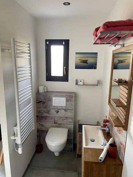 Location de vacances pour 8 personnes, avec vue ainsi que piscine et jardin, animaux acceptés à Saint-Just-et-Vacquières - 2