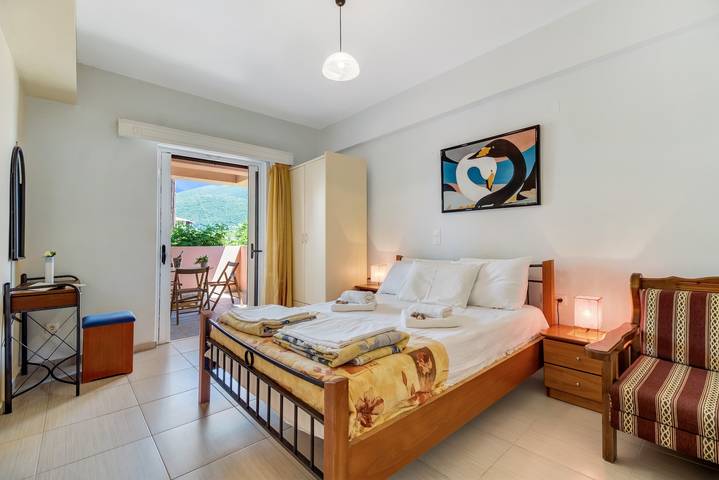 Entire apartment, Apartment "Apollon" with Sea View, Garden & Wi-Fi in Vasiliki, Greece