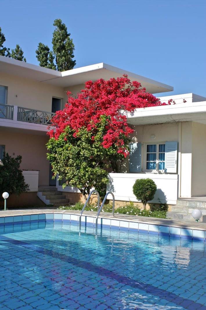 Ferienwohnung für 4 Personen, mit Balkon und Terrasse sowie Garten und Kinderpool in Nopigia