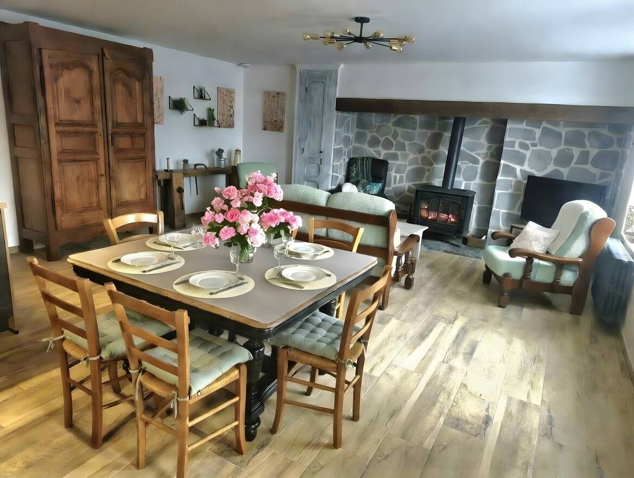 Gite La Maison de Jeannine et Maurice – Peaceful Retreat at the Gates of Aubrac in Saint-Flour region