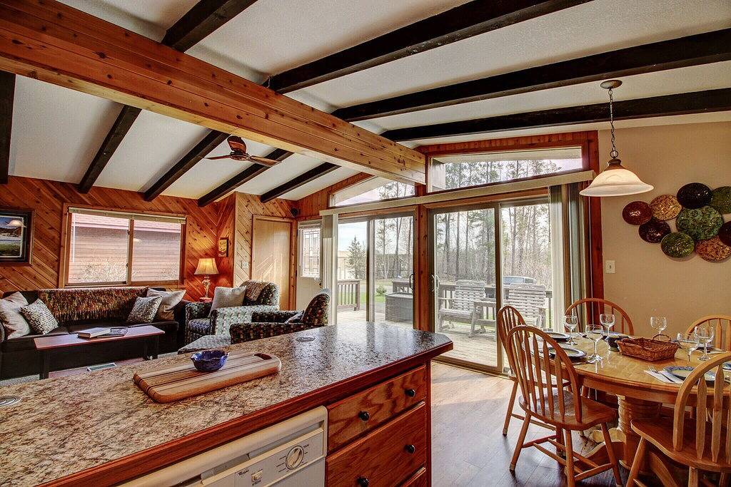 Der Herbst steht vor der Tür. Buchen Sie jetzt und fangen Sie die spektakulären Farben! in Breezy Point, Crow Wing County