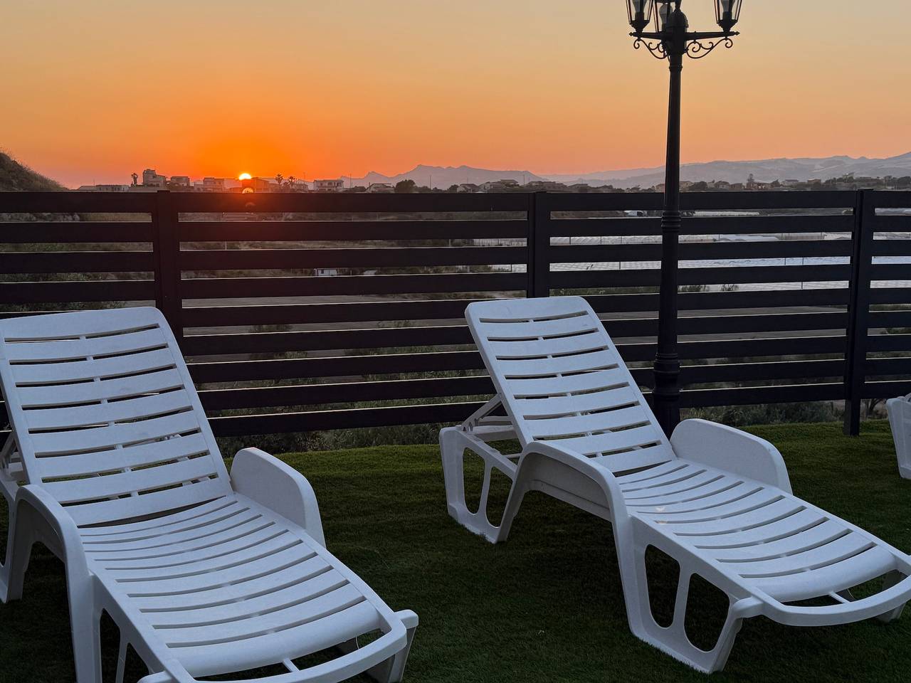 Apartamento entero, Villa "Nicolai - Primo Piano" con vistas a la montaña, piscina compartida y terraza privada in Provincia de Agrigento