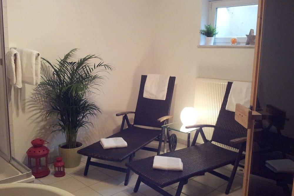 Ganze Wohnung, Modernes helles Apartment mit Blick zur Wachsenburg am Erfurter Kreuz/ A4! in Kornhochheim, Nesse-Apfelstädt