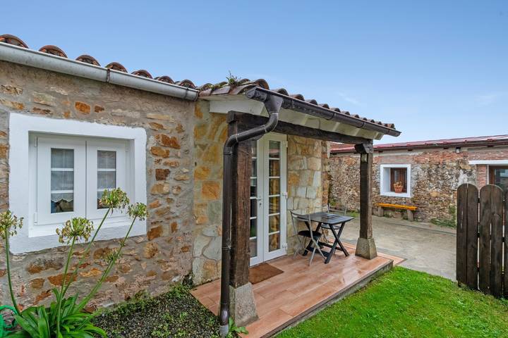 Maison de vacances « Estudio Minimalista En Galizano » avec terrasse, jardin privé et Wi-Fi in Galizano, Ribamontán al Mar