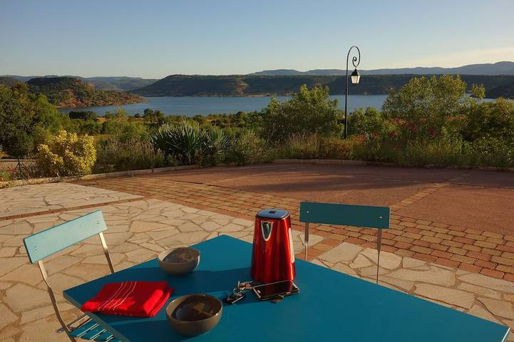 Gîte pour 2 personnes, avec Terrasse et Jardin à Liausson
